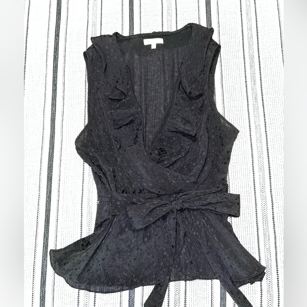 Max Studio top. Color black. Size large.